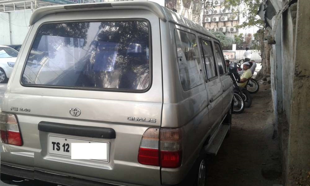 Used 2003 Toyota Qualis car in Hyderabad for Rs. 350000