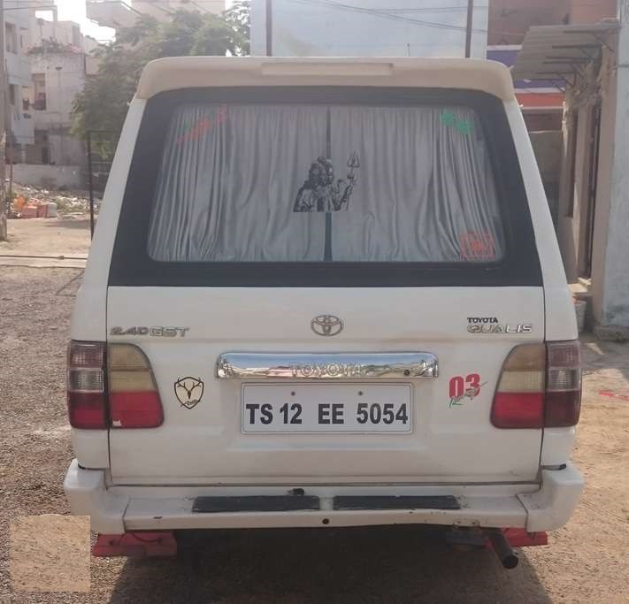 Used 2004 Toyota Qualis car in Hyderabad for Rs. 280000
