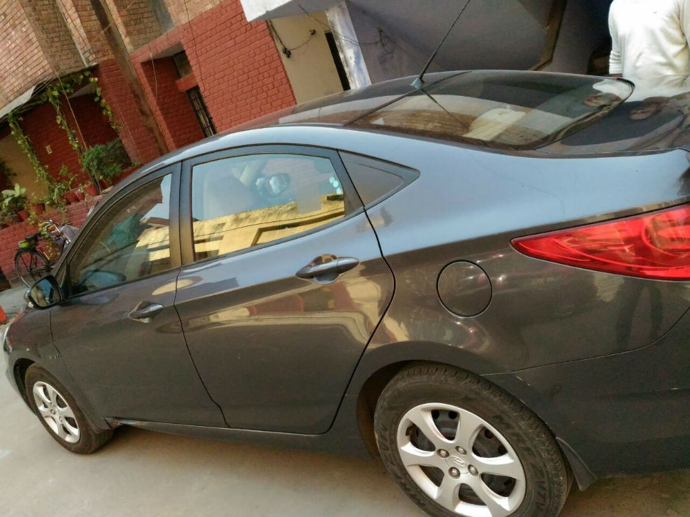 Used 2012 Hyundai Verna car in Delhi NCR for Rs. 425000
