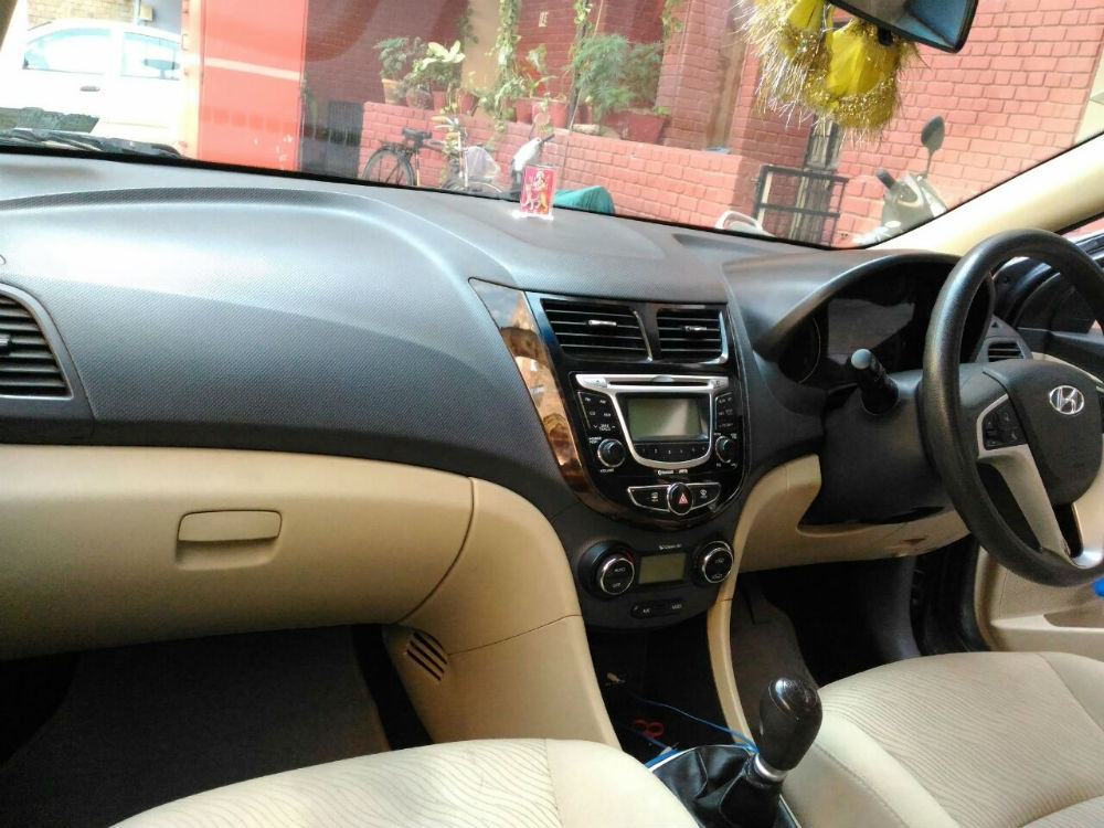 Used 2012 Hyundai Verna car in Delhi NCR for Rs. 425000